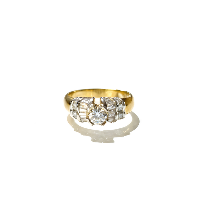 ANELLO DAMIANI oro e bellissimo diamante 0,45 e 0,25 ct.