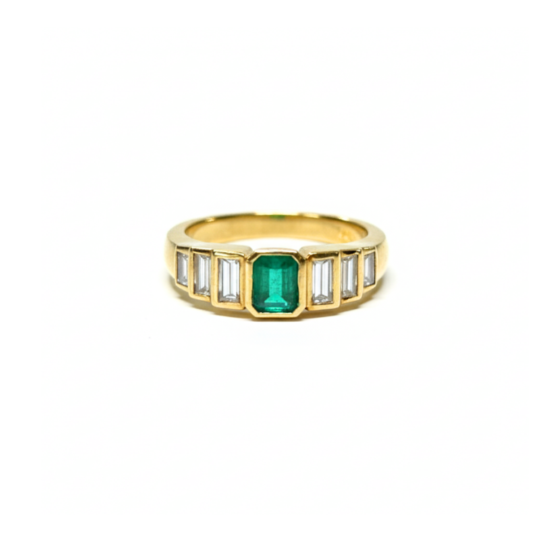 ANELLO DAMIANI oro con diamanti taglio Baguette e smeraldo 0,56 ct.