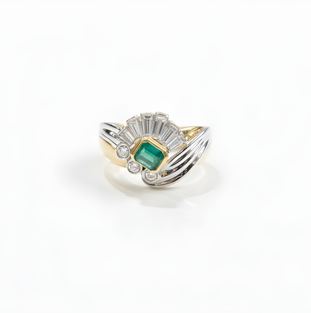 ANELLO DAMIANI oro con diamanti e smeraldo 0,29 ct.