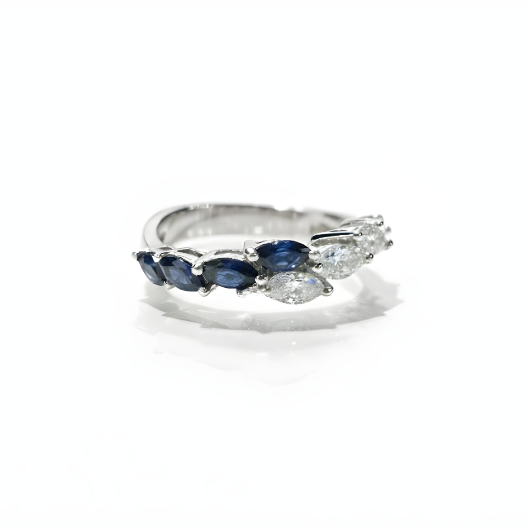 ANELLO DAMIANI DIAMANTI TAGLIO MARQUISE CT.0.56 COLORE H IF ,ZAFFIRI TAGLIO MARQUISE CT.0.93 ,ORO BIANCO GR.4.80.