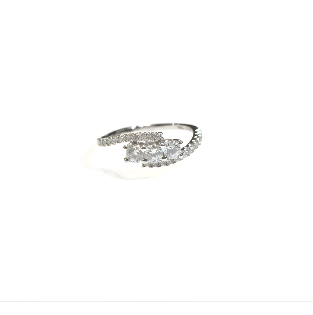 Anello Recarlo trilogy in oro bianco con diamanti taglio brillante ct.0,45 e 0,29 colore F VS.
