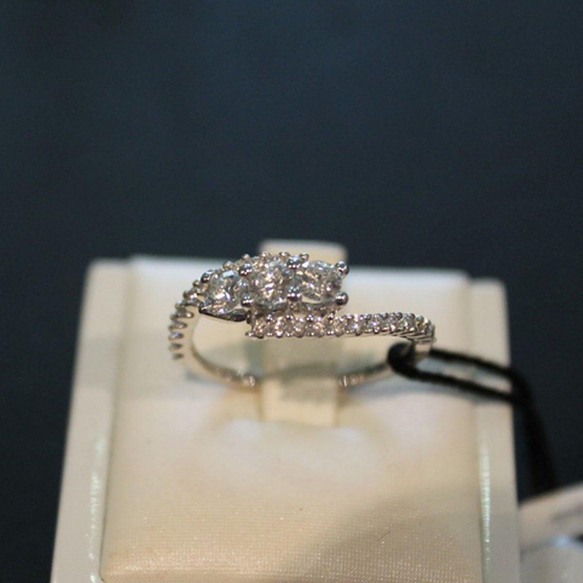 Anello Recarlo trilogy in oro bianco con diamanti taglio brillante ct.0,45 e 0,29 colore F VS.