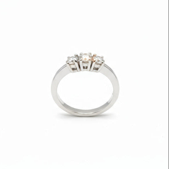 Anello trilogy RECARLO in oro bianco e diamanti 0,615 ct.  ref.ZQ370060