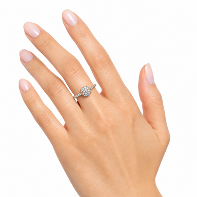 Anello Salvini Collezione Daphne - indossato