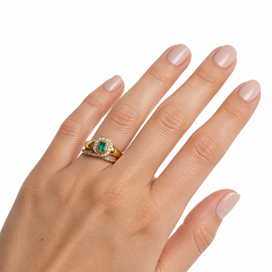 Anello Damiani Oro Con Diamanti E Smeraldo 0,37 Ct.