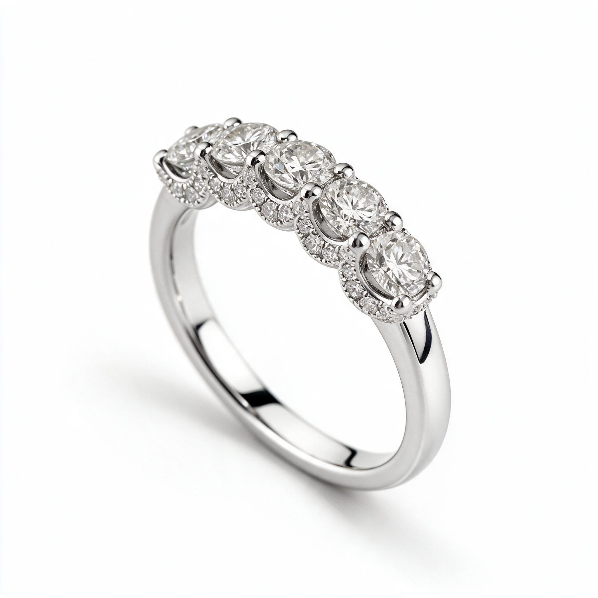 Anello Veretta Salvini Eterea oro bianco 18kt - dettaglio macro dei 5 diamanti