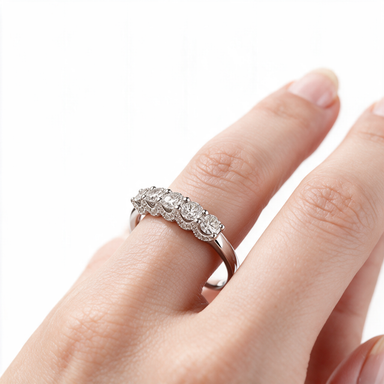 Anello Veretta Salvini Eterea oro bianco 18kt 5 diamanti - indossato