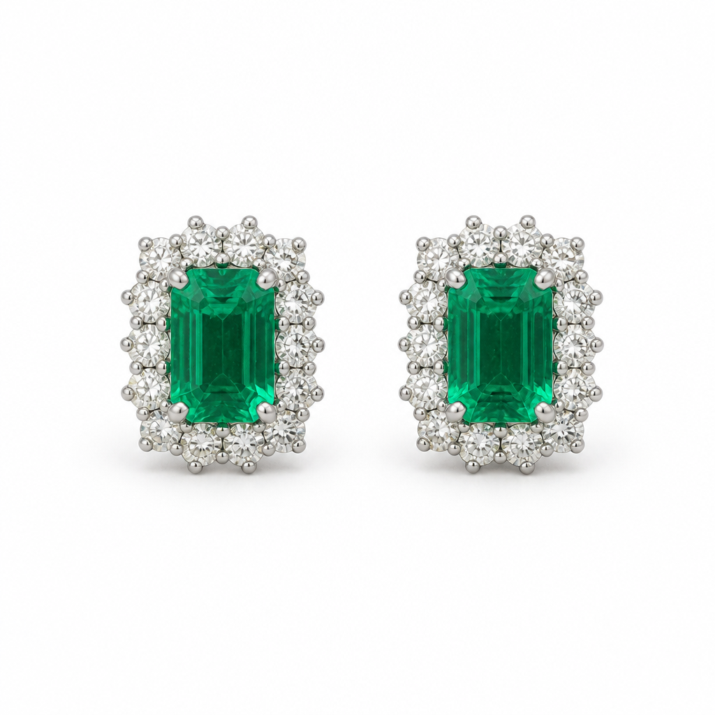Orecchini Recarlo oro bianco 18kt con smeraldi 1,17 ct e contorno di diamanti